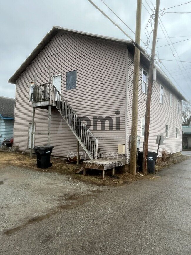 Building Photo - 215 1/2 S Madison Ave