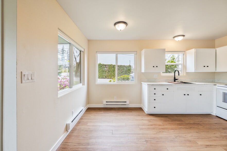 Building Photo - 1201 E Fir St