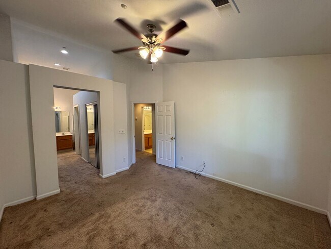 Building Photo - 2bd/2.5ba Santa Teresa Townhouse - Availab...