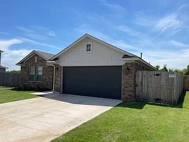 Building Photo - 2025 Sara Vista Dr