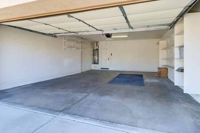 Building Photo - Beautiful 4 bedroom 2 bathroom home in Prescott!