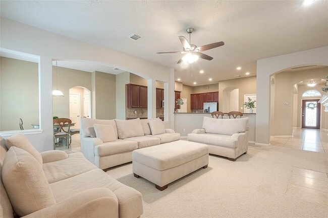 Building Photo - 21711 Cozy Hollow Ln