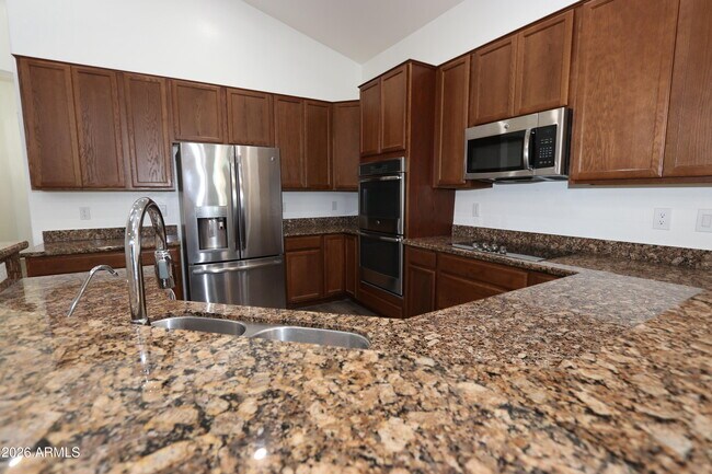 Building Photo - 852 E Rawhide Ct