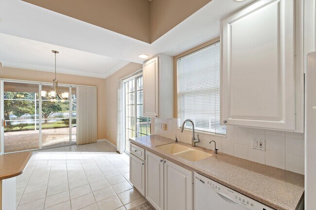 Building Photo - 8120 SE Paurotis Ln
