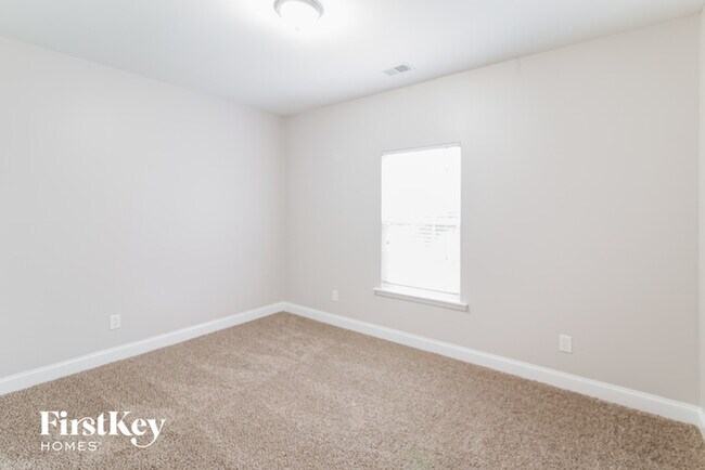 Building Photo - 228 Berwick Dr