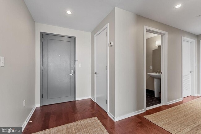 Building Photo - 1200 Steuart St