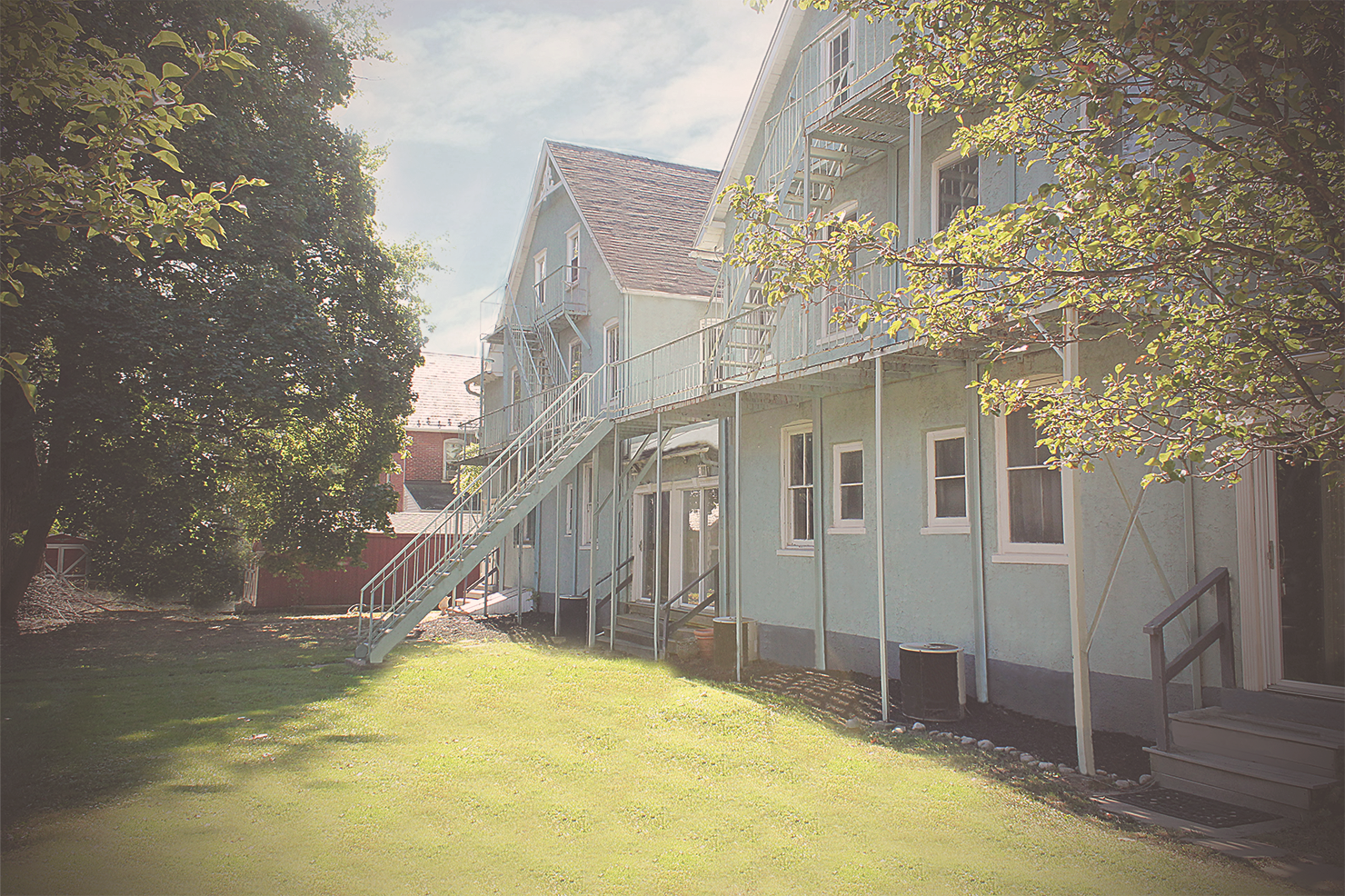 Sunny yard for gardening - 37A Maple Ave