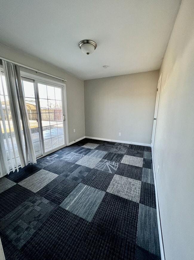 Building Photo - Charming Ranch Home with Flexible Space an...