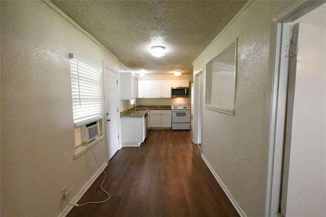 Building Photo - 803 Biggs Terrace