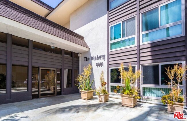 Building Photo - 6001 Canterbury Dr