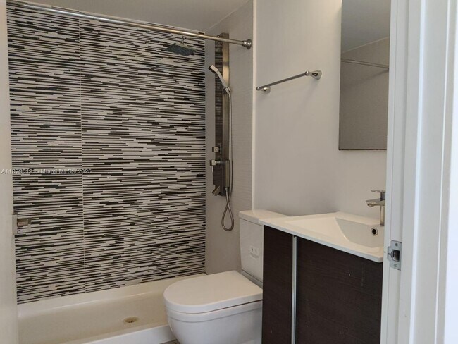 Building Photo - 740 Meridian Ave