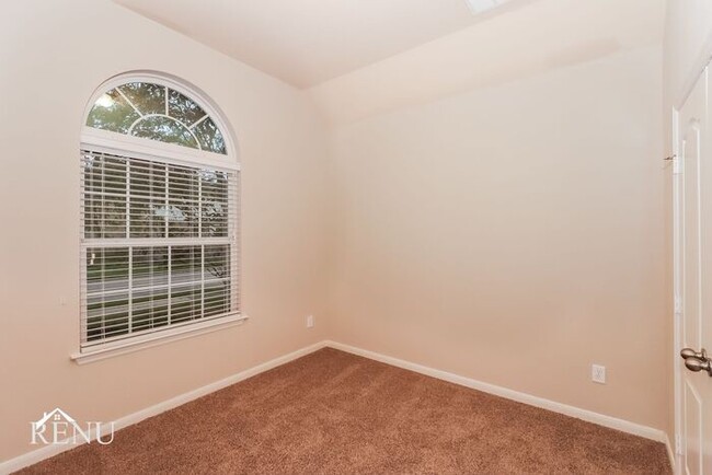 Building Photo - 2713 Autumn Falls Drive
