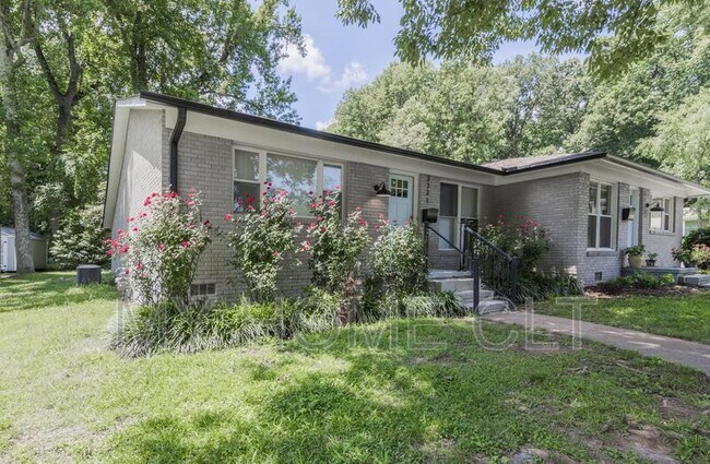 Primary Photo - 3331 Erskine Dr