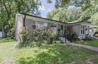 Building Photo - 3331 Erskine Dr