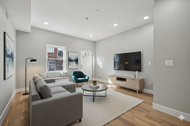 Primary Photo - 5412 Delancey St