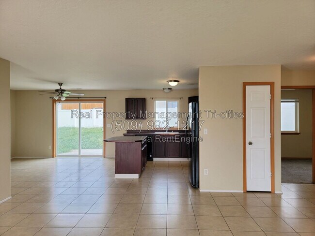 Building Photo - 6305 Thistledown Dr