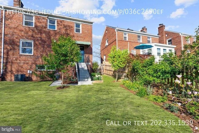 Building Photo - 1509 Channing St NE