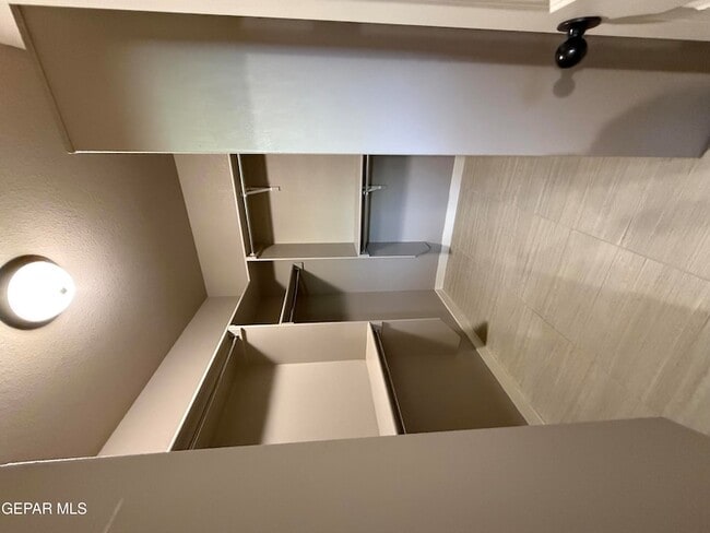 Building Photo - 3873 Loma Dante