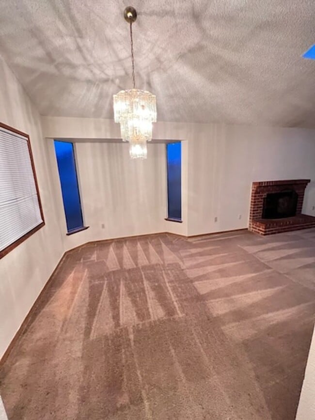 Building Photo - Oakbrook 2 Story 3 Bedroom home