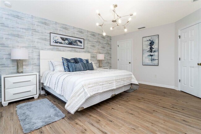 Building Photo - 650 Las Fuentes Dr