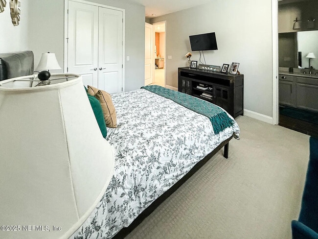 Building Photo - 2866 Montilla Dr