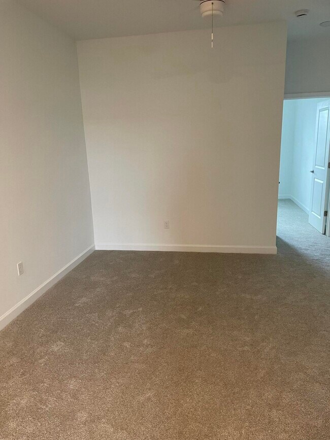 Building Photo - 14167 SW Solange St