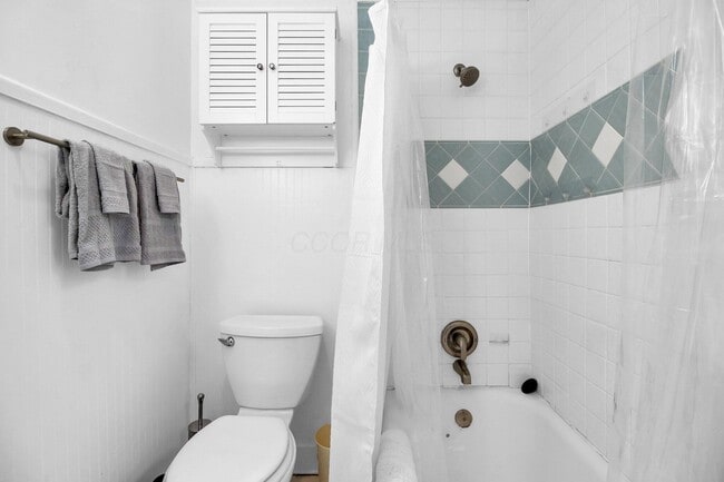 Building Photo - 174 Reinhard Ave