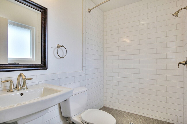 Building Photo - 6742 Del Playa Dr