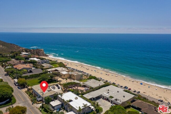 Building Photo - 7275 Birdview Ave