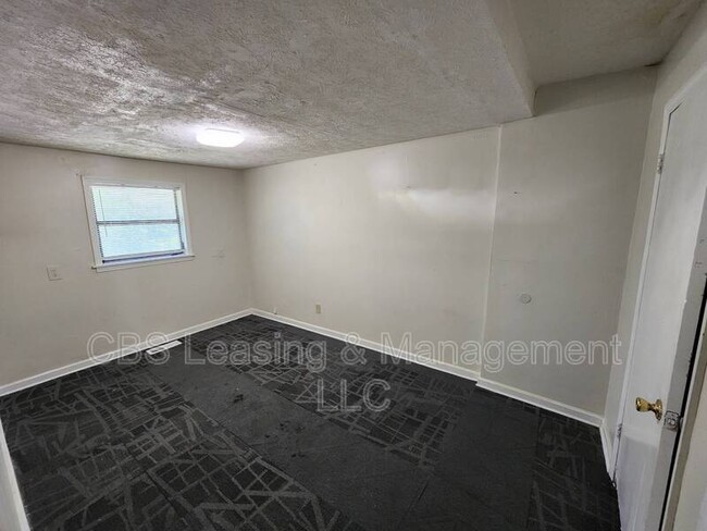 Building Photo - 803 27th Ave