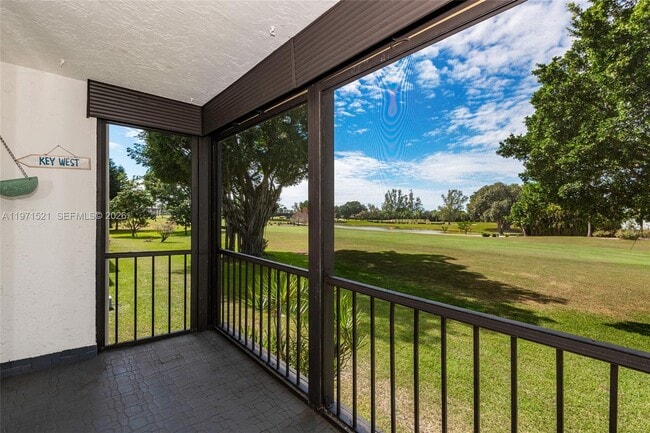 Building Photo - 9811 N Hollybrook Lake Dr