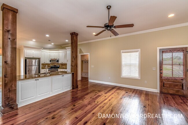 Building Photo - 117 Millhouse Drive