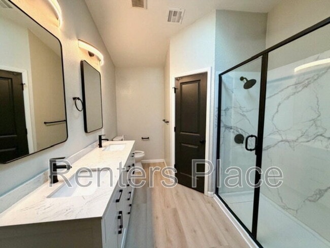 Building Photo - 1804 S Gardenia Ave