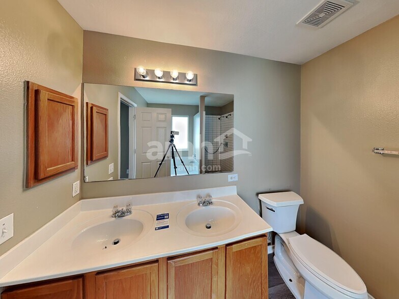 Building Photo - 12614 Sunny Wonder