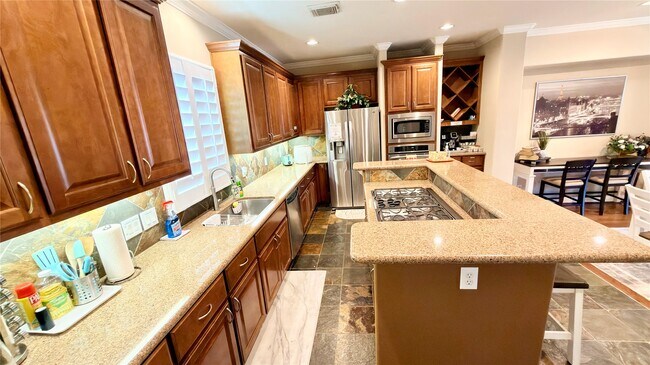 Building Photo - 1013 Gross St