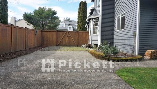 Building Photo - 10421 Ashley Cir NW