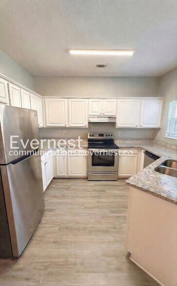 Building Photo - 2429 Brianna Dr