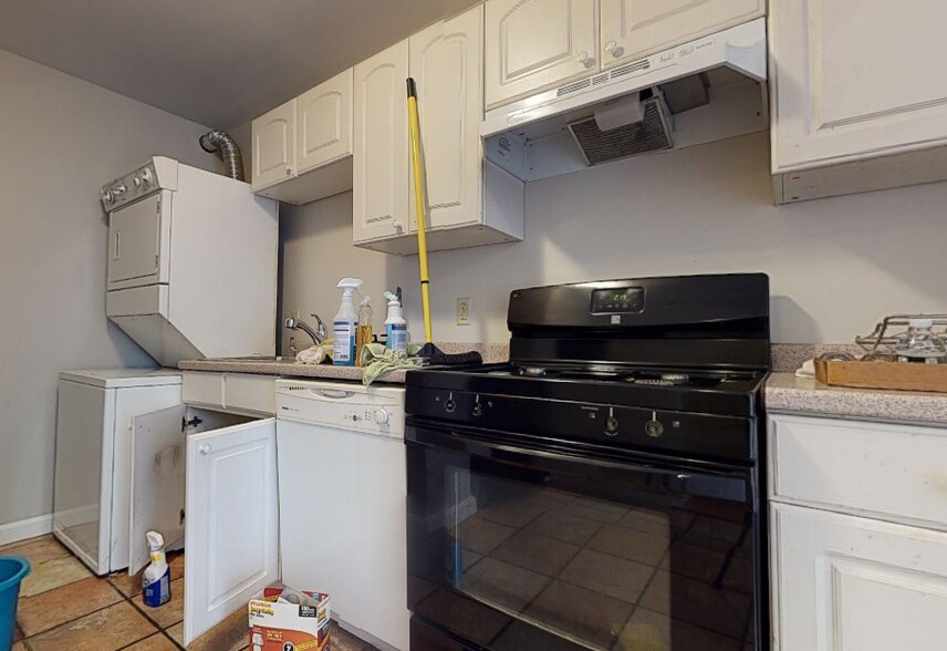 Primary Photo - 350 Allston St