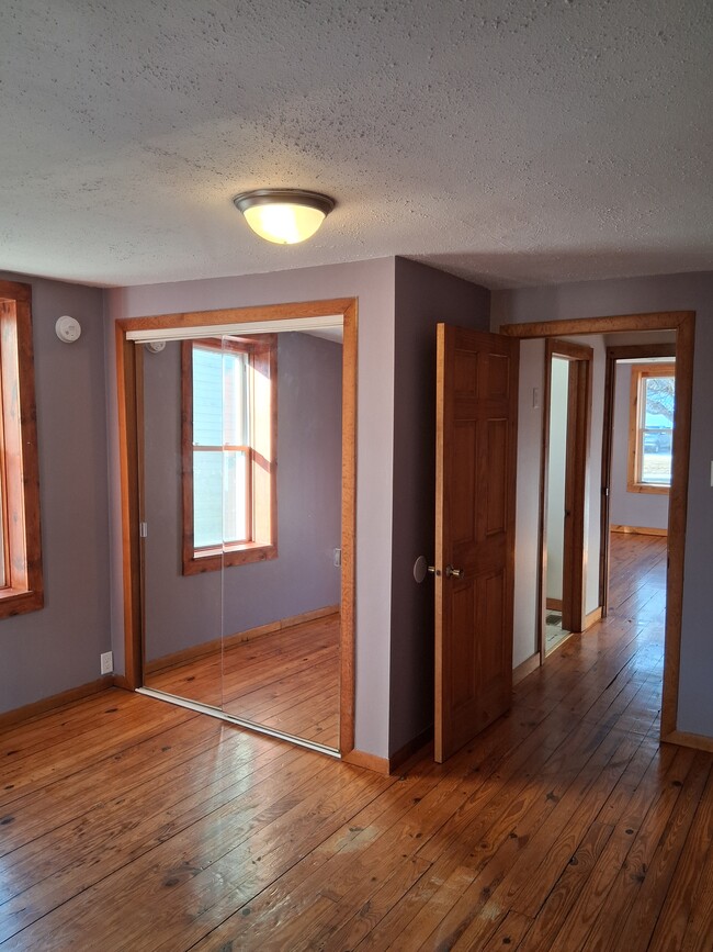 Building Photo - 2311 Hendricks St