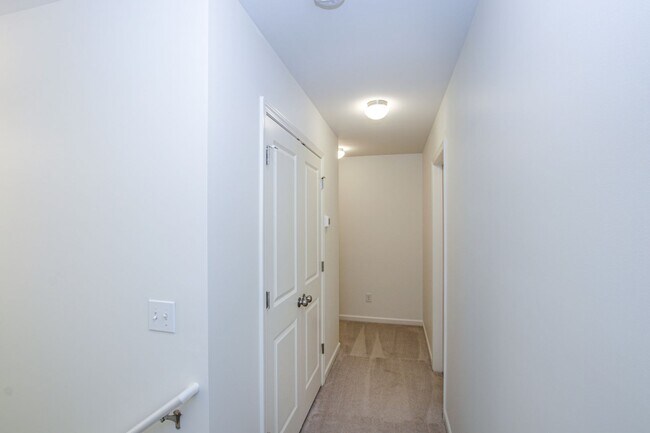Building Photo - 3BD/2.5 Bath Townhome in Midland Wyntree C...