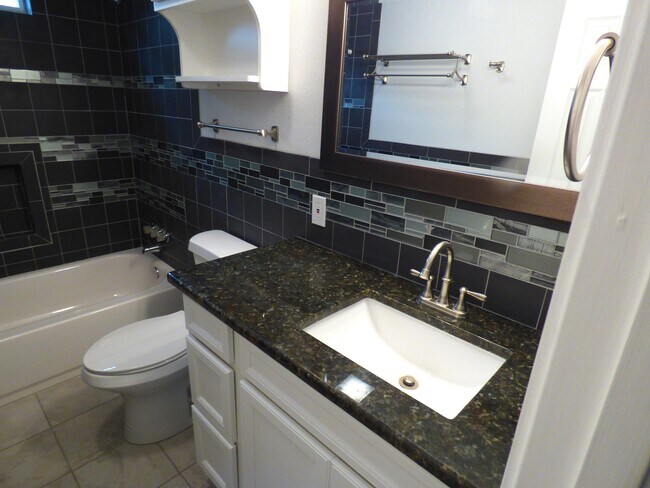 Building Photo - 3529 Topeka St