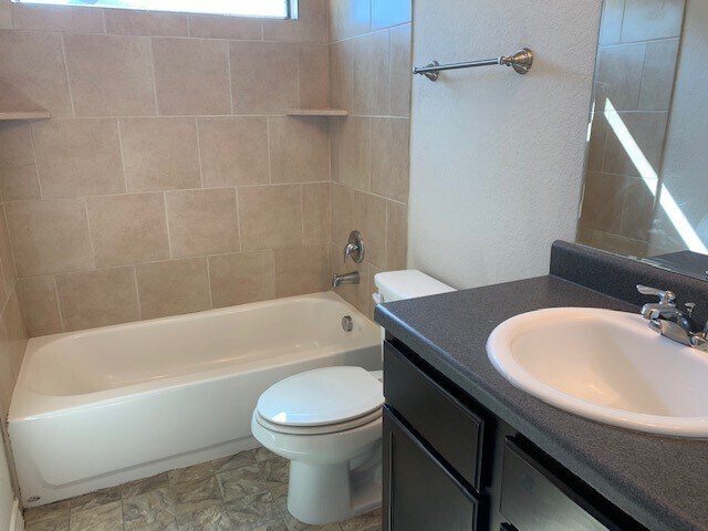 Building Photo - 1302 Garden Dusk