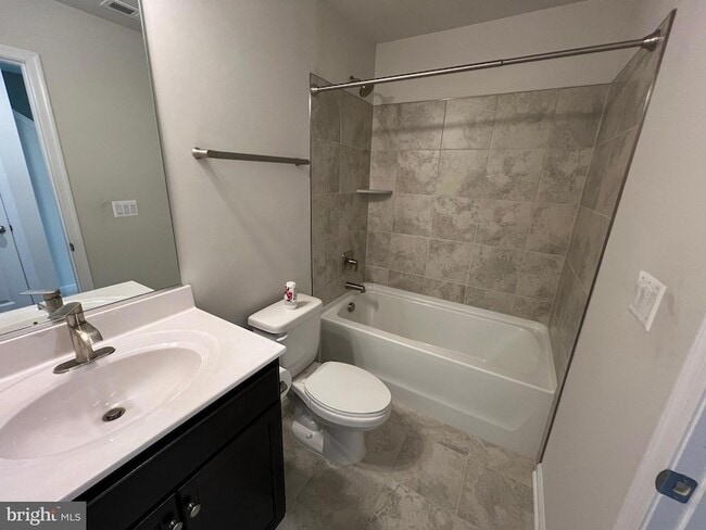 Building Photo - 4100 Bolton Ct