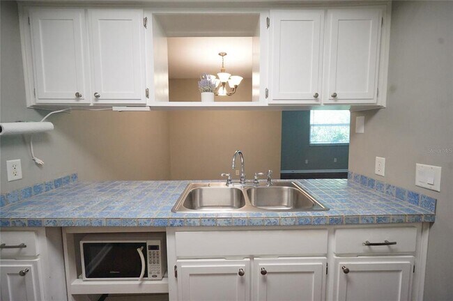 Building Photo - 4810 S Dauphin Ave