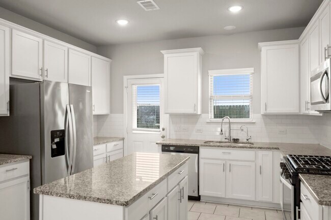 Building Photo - 7446 French Quarter Ct