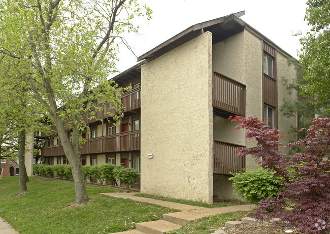 Primary Photo - Peppertree Apartments