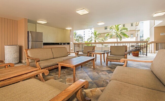 Building Photo - 2121 Ala Wai Blvd
