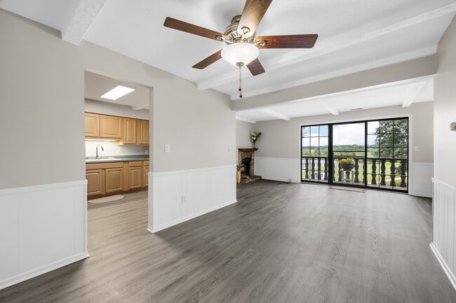 Building Photo - 1512 1st Ave