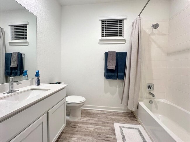 Building Photo - 2307 Langdale Ln