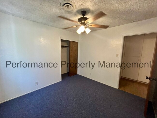 Building Photo - Beautiful 4 Bed/2 Bath 55+ Home w/ RBP & S...